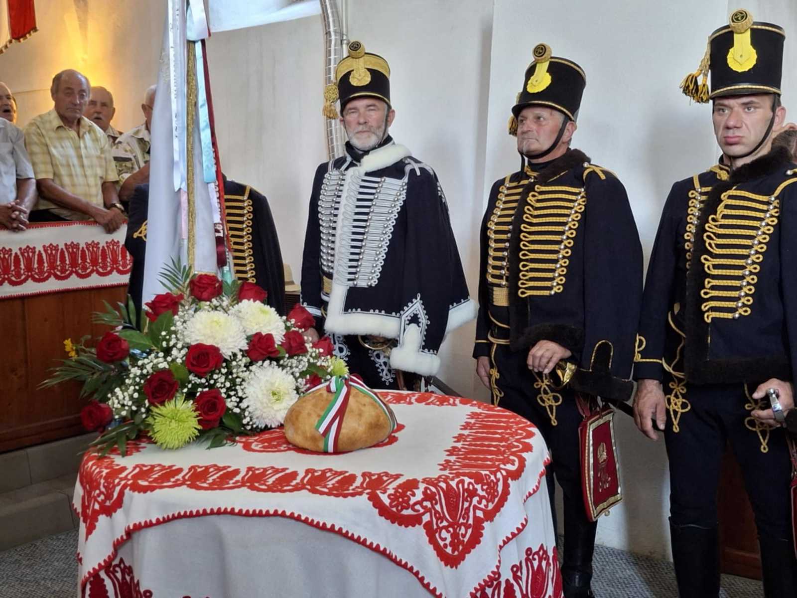 Búzásbocsárdon is megáldották az új kenyeret | Fotó: Basa Emese
