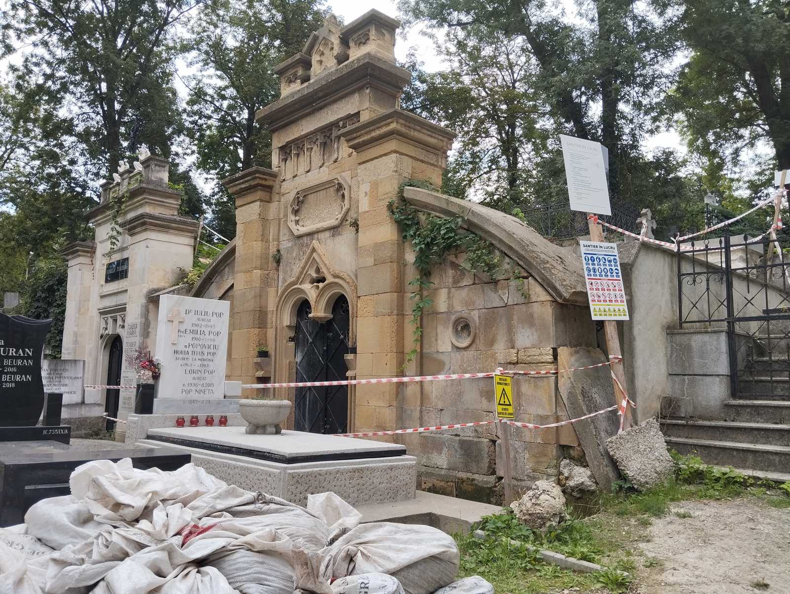 Sokmillióba kerül egy kripta restaurálása.A Csávásy-sírboltot újíttatja jelenleg az alapítvány. | A szerző felvétele