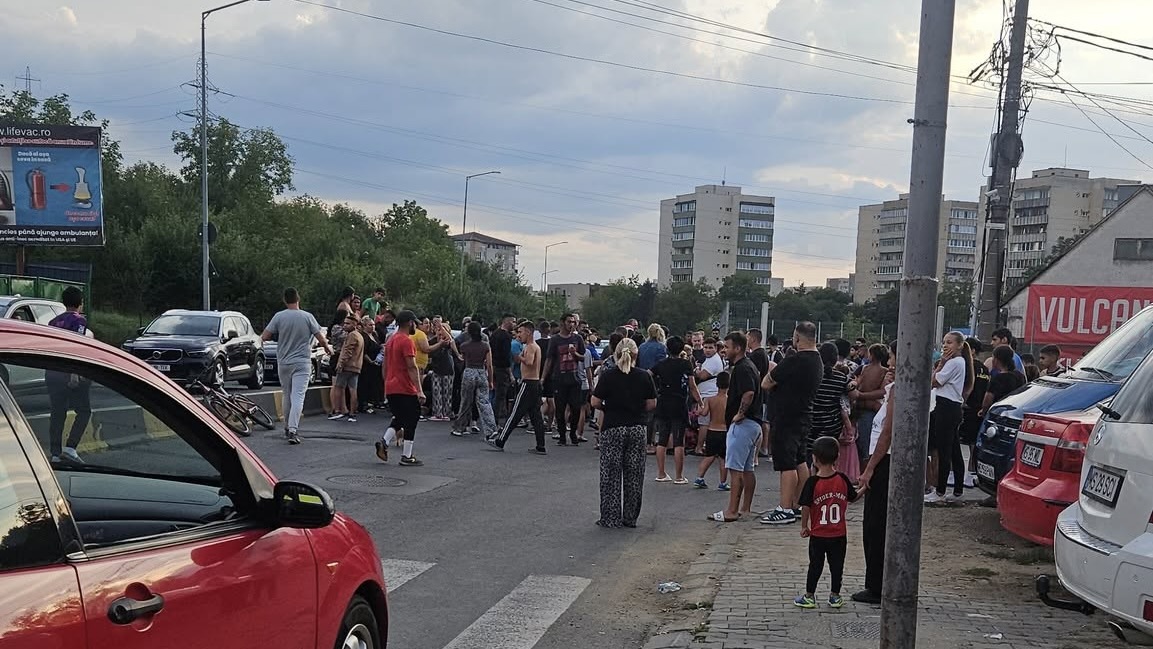 A HIdegvölgy bejárata előtt lévő gyalogátjáró mellett gázoltak el két kisgyermeket | Fotó: Facebook