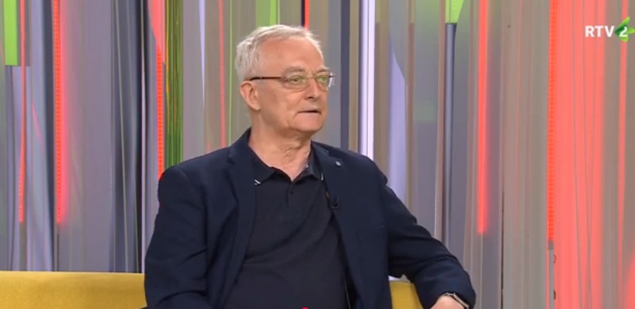 Surányi Zoltán interjút ad a Vajdasági RTV magyar műsorának | Fotó: Youtube