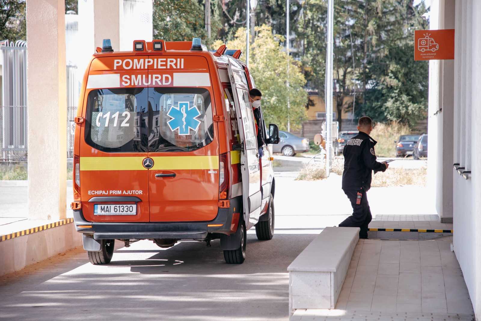 Egyszerre hat mentőautó is beállhat a sürgősség elé | Fotó: Tamás Sándor Facebook-oldala