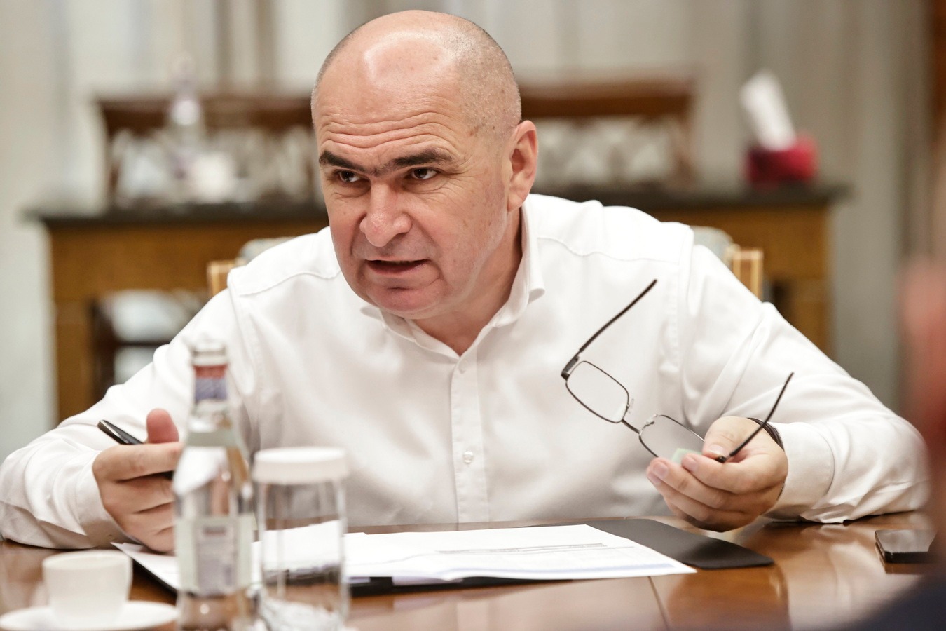 Parlamenti felelősségvállalással fogadják el a rendeleteket. | Fotó: Guvernul Romaniei Facebook-oldal