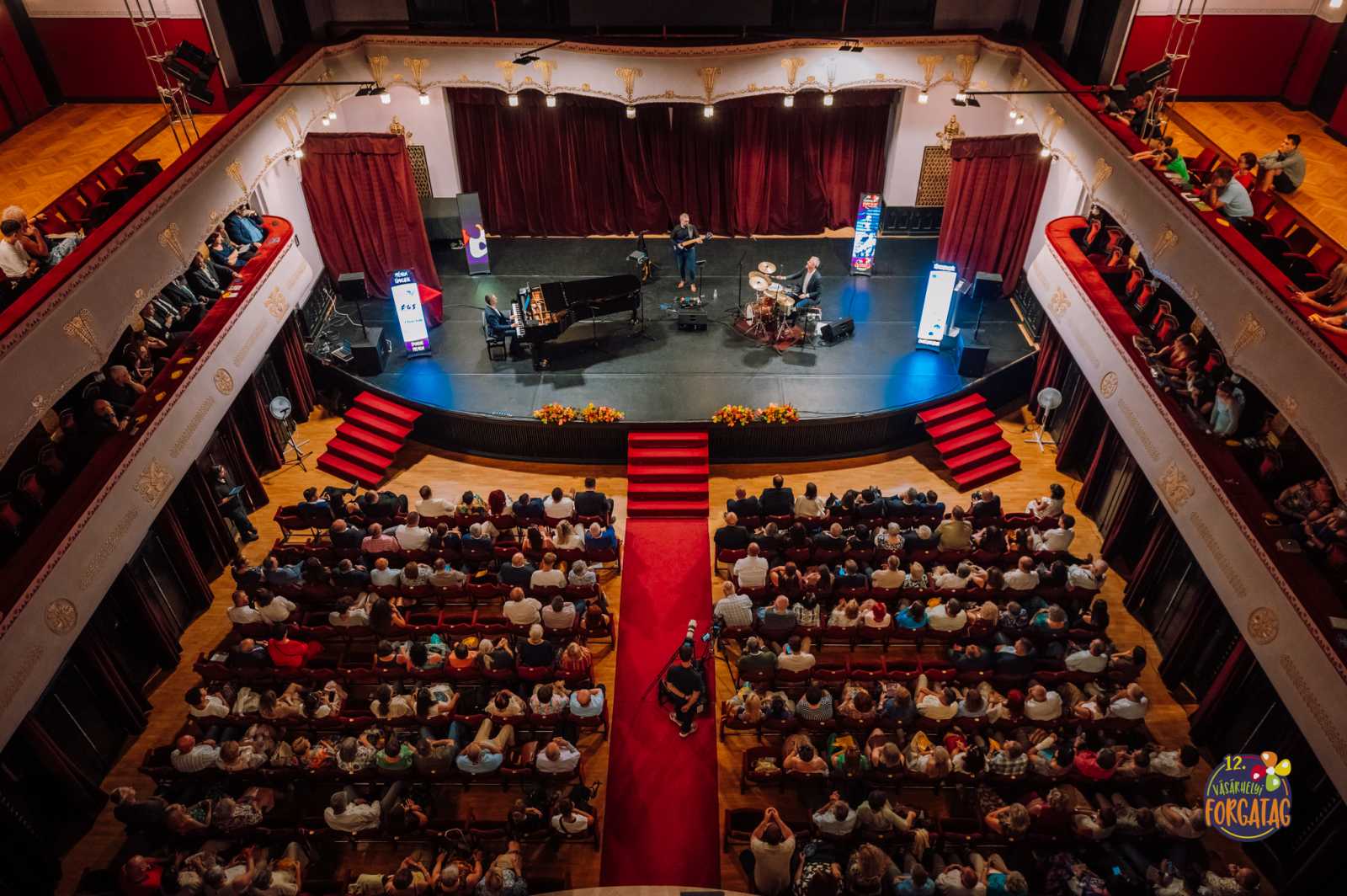Nagy sikert aratott a Sárik Péter Trió jazzkoncertje Fotó: a Vásárhelyi Forgatag Facebook oldala 
