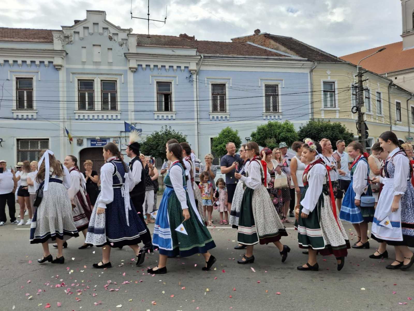 Magyar néptáncosok.