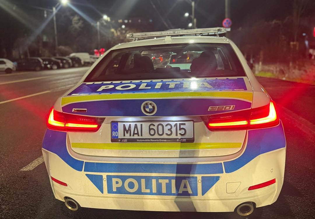 Részegen okozott balesetet egy nő Aradon, majd a rendőröket rugdosta | Illusztráció: Román Rendőrség