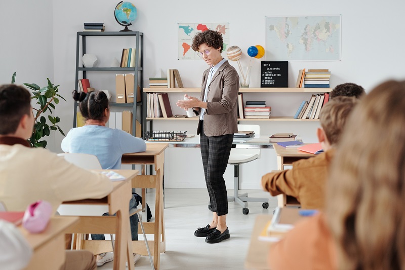 Ne legyen elbocsátás és ne csökkenjenek a fizetések! | Fotó: Pexels