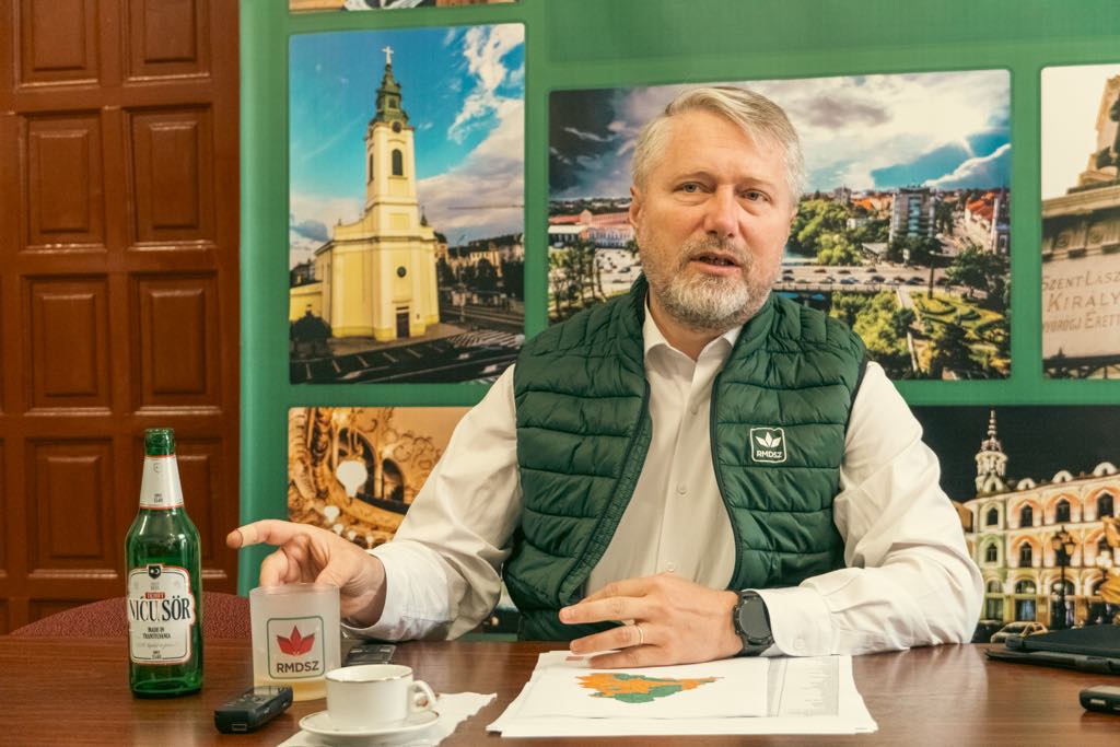 Munka közben.