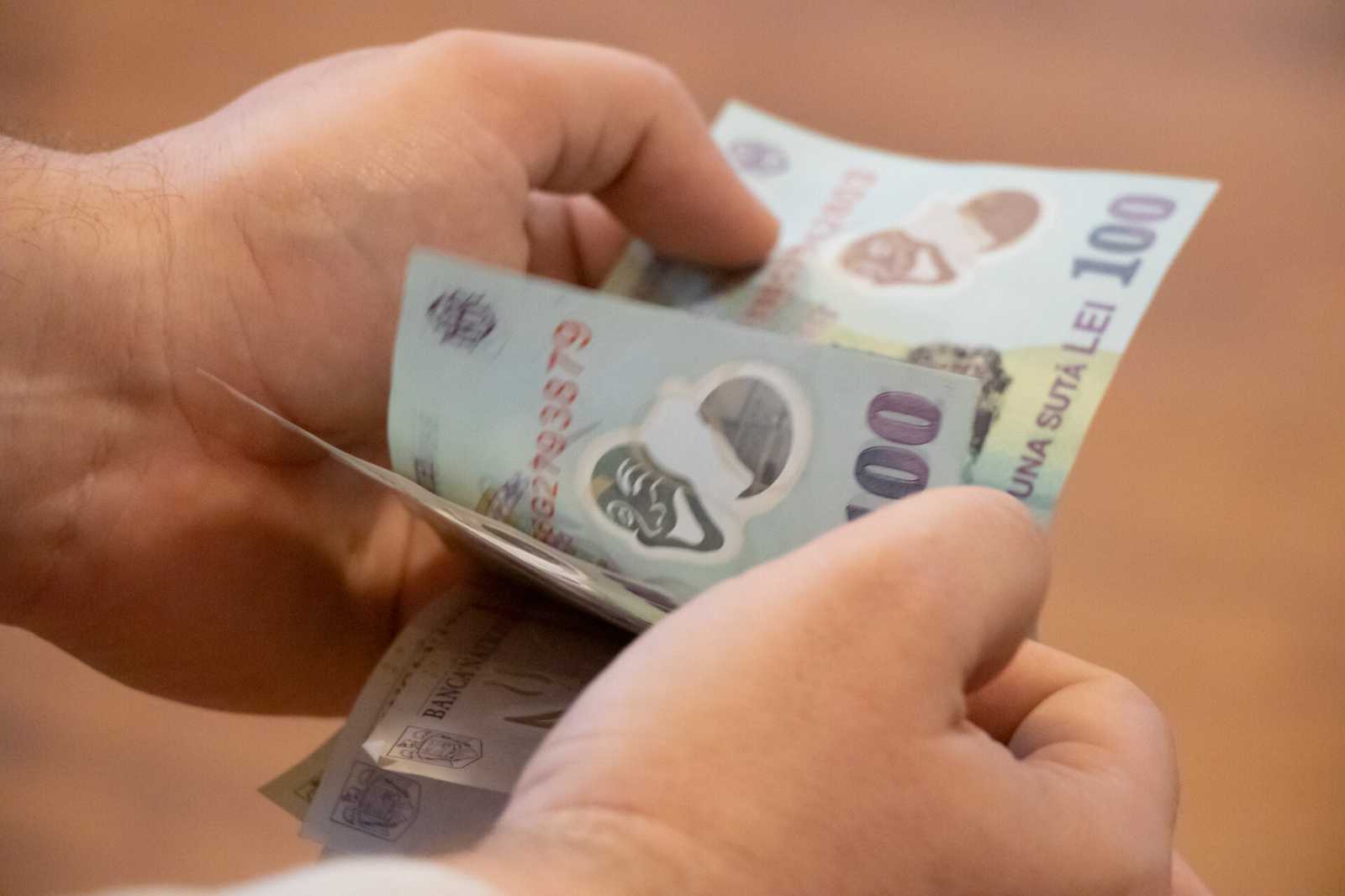 Bérbefagyasztás, létszámstop - ezeket vezeti be a kormány. | Fotó: Molnár Boglárka