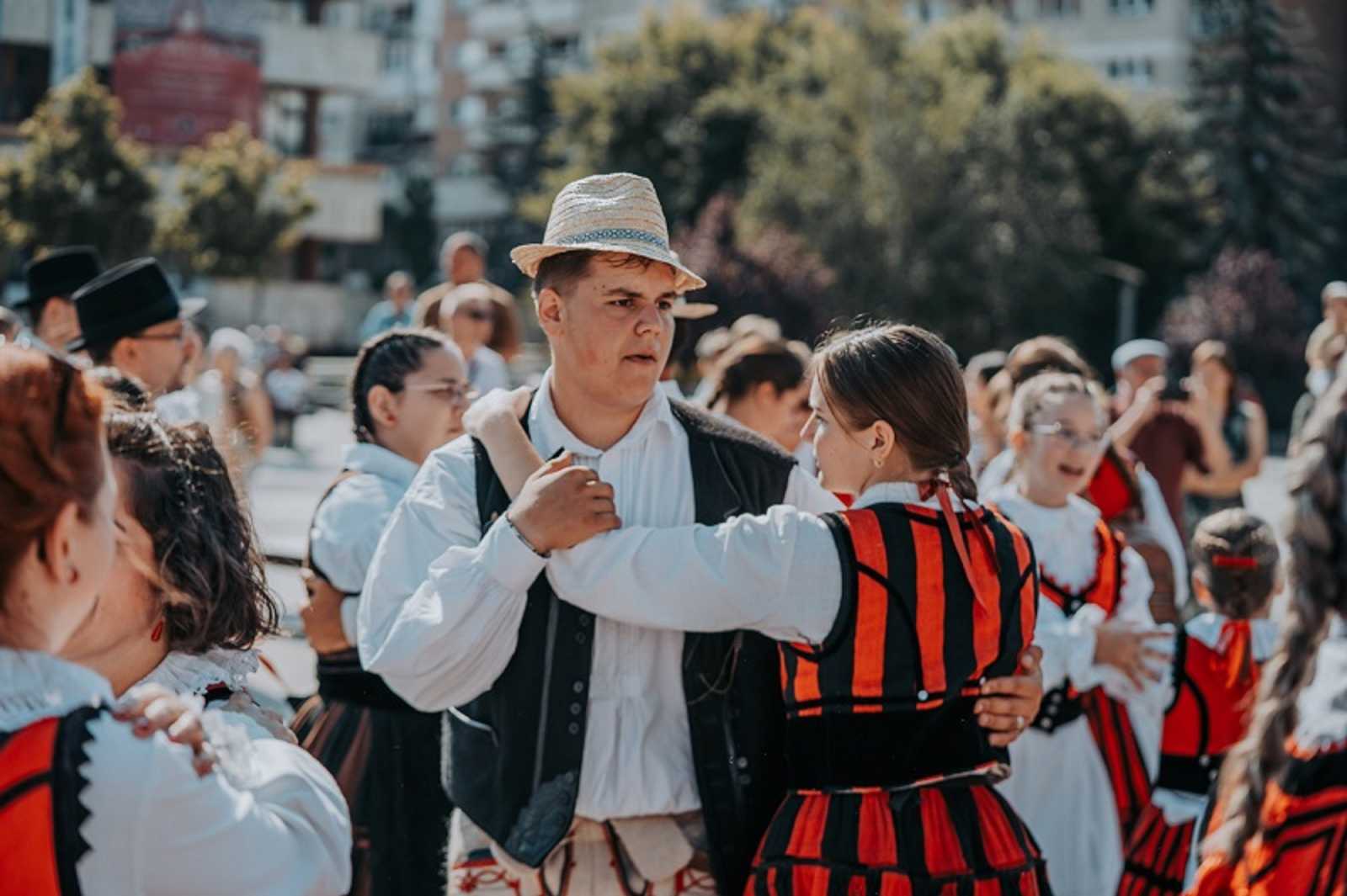 A jókedv, az öröm és a hála övezi ezt a napot.