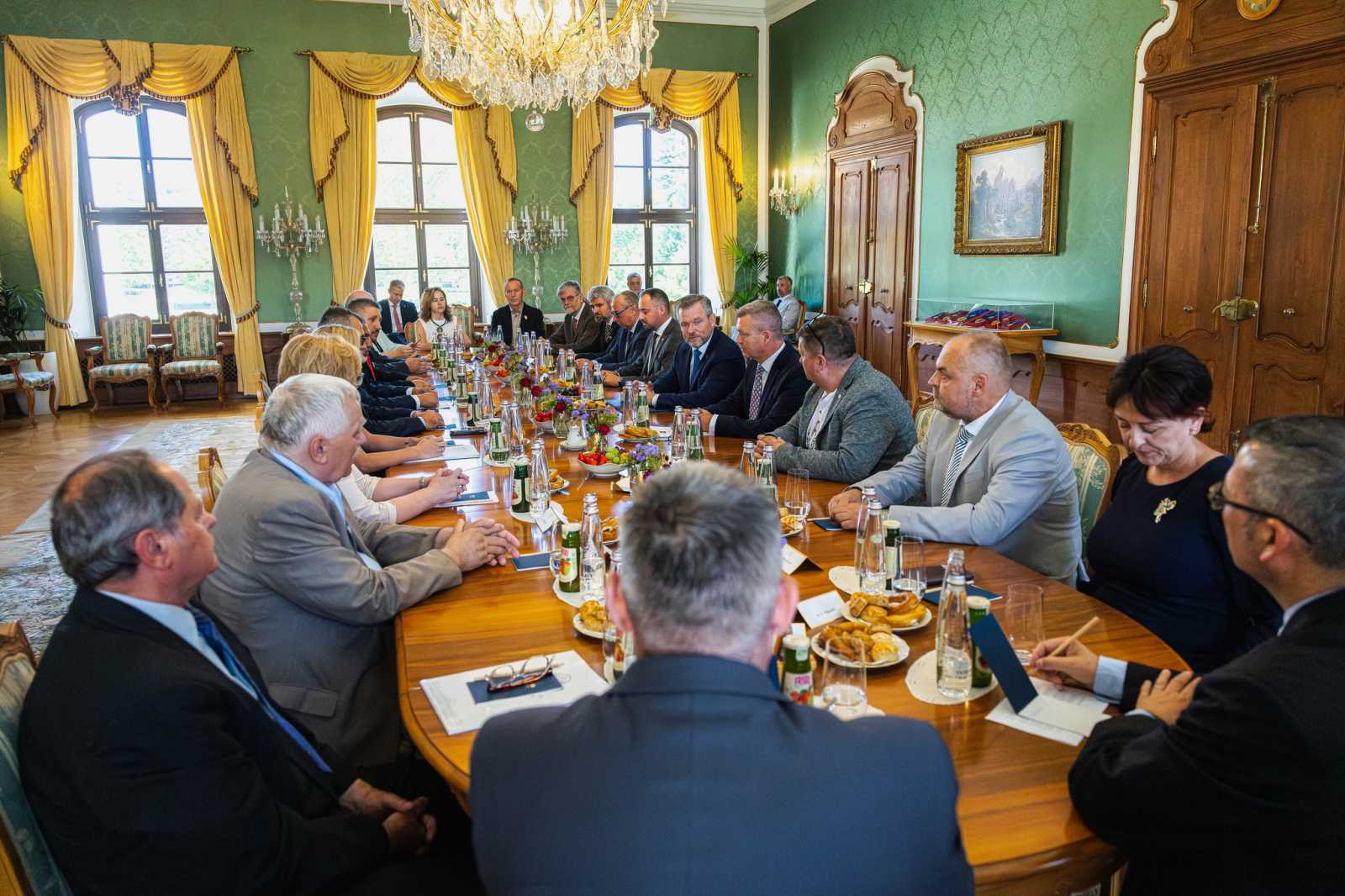 Pillanatfelvétel a kerekasztal-tárgyalásról l Fotó: Forró Krisztián Facebook-oldala