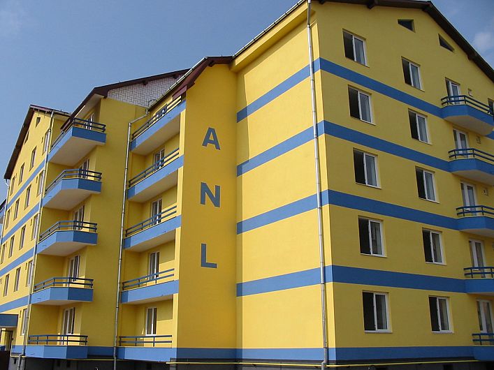 A Stadion utcai ANL-tömházak lakóira is vonatkozik az új előírás | Fotó: Covasna Media
