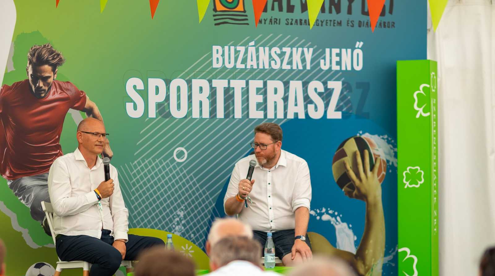 Érdekes panelbeszélgetéseknek lehetnek tanúi az érdeklődők | Fotó: Tusványos