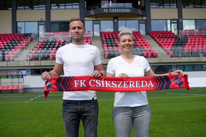 Szeitl Szilvia megérkezett Csíkszeredába | Fotó: Facebook/FK Csíkszereda