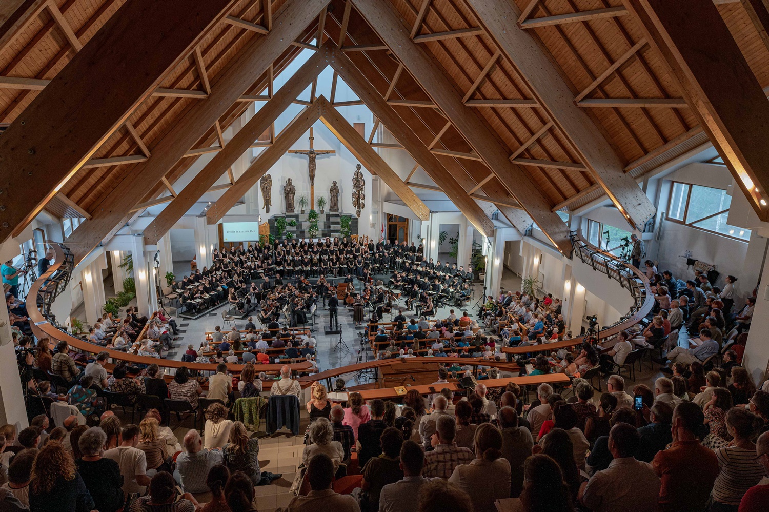 Bach h-moll miséjének előadása a Szent Ágoston templomban | Fotó: Szigeti Vajk István/HMKK-archívum