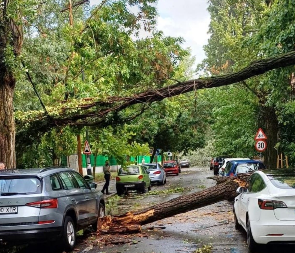 Jelentős anyagi kárt okozott a vihar | Fotó: Meteoplus