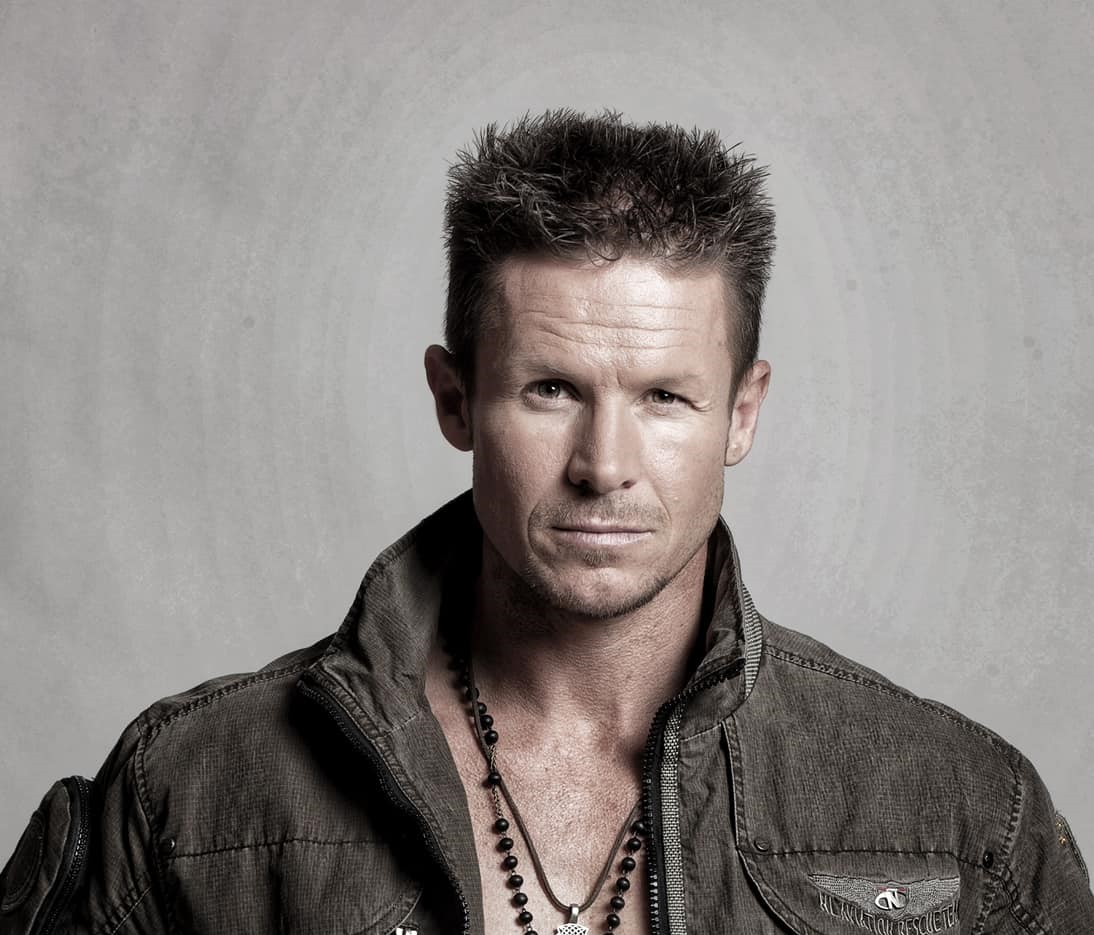 Hirtelen rosszul lett és elvesztette irányítását motoros siklóernyője felett | Fotó: Felix Baumgartner Facebook oldala
