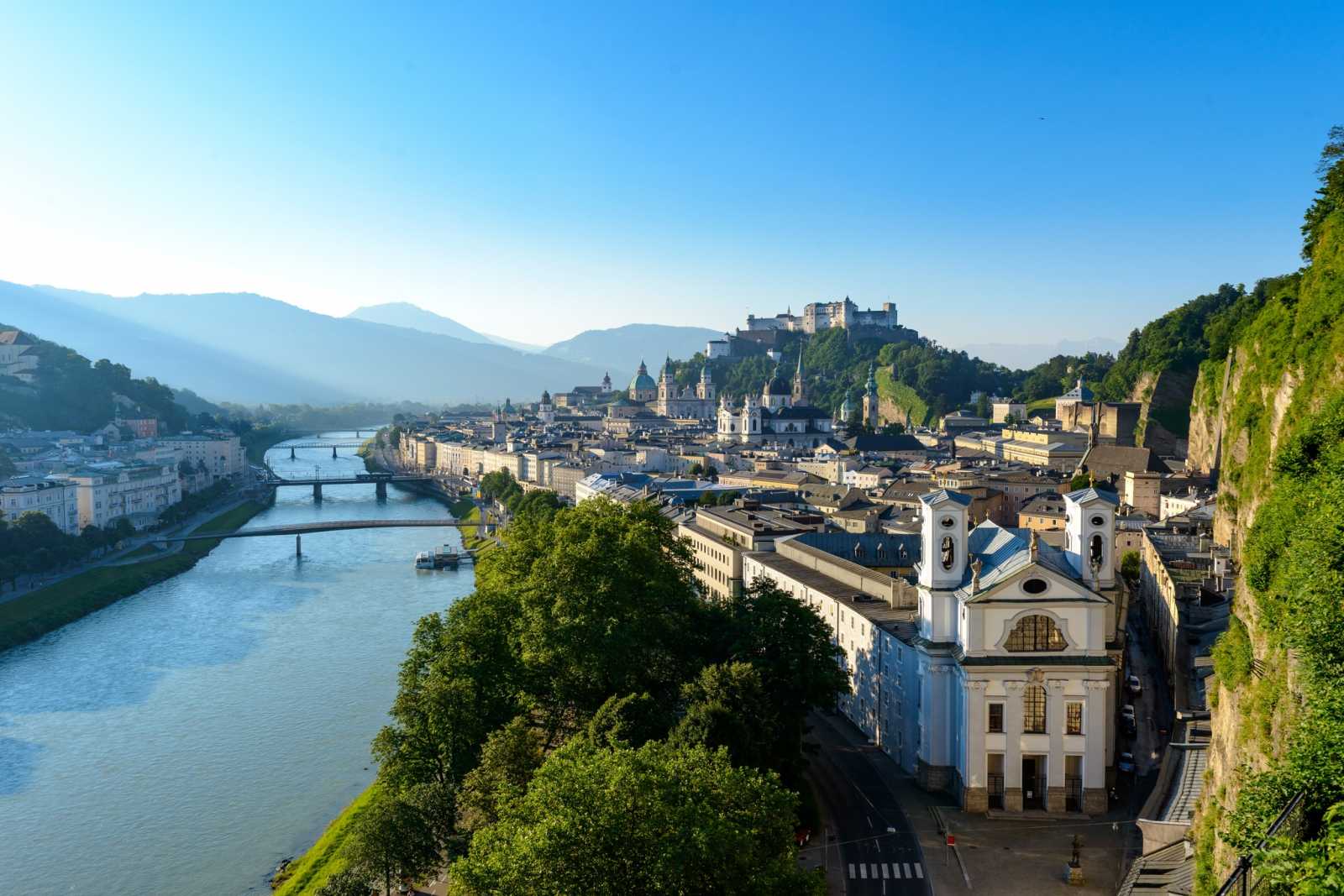 A festői város híres fesztiváljának díszvendége lesz a román államfő. | Fotó: Salzburg.info/Facebook