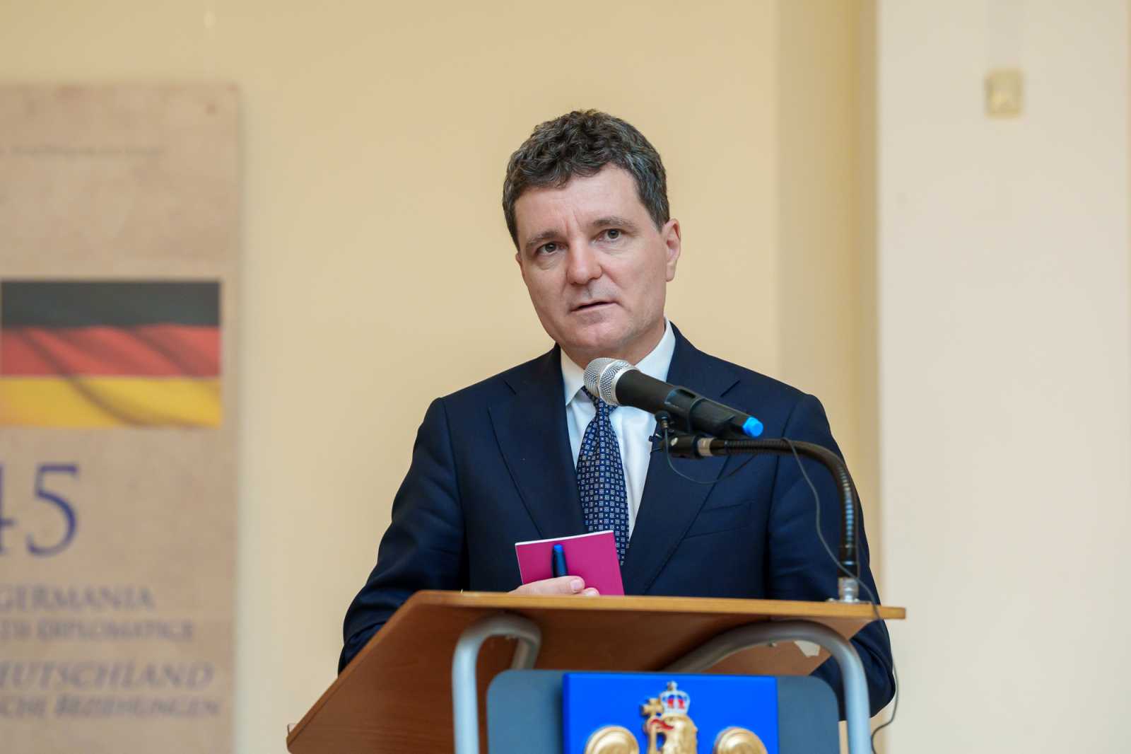 „Nehézzé válik a politikusok és a lakosság közötti kapcsolat”, mondta az elnök az ausztriai sajtótájékoztatón. | Fotó: presidency.ro