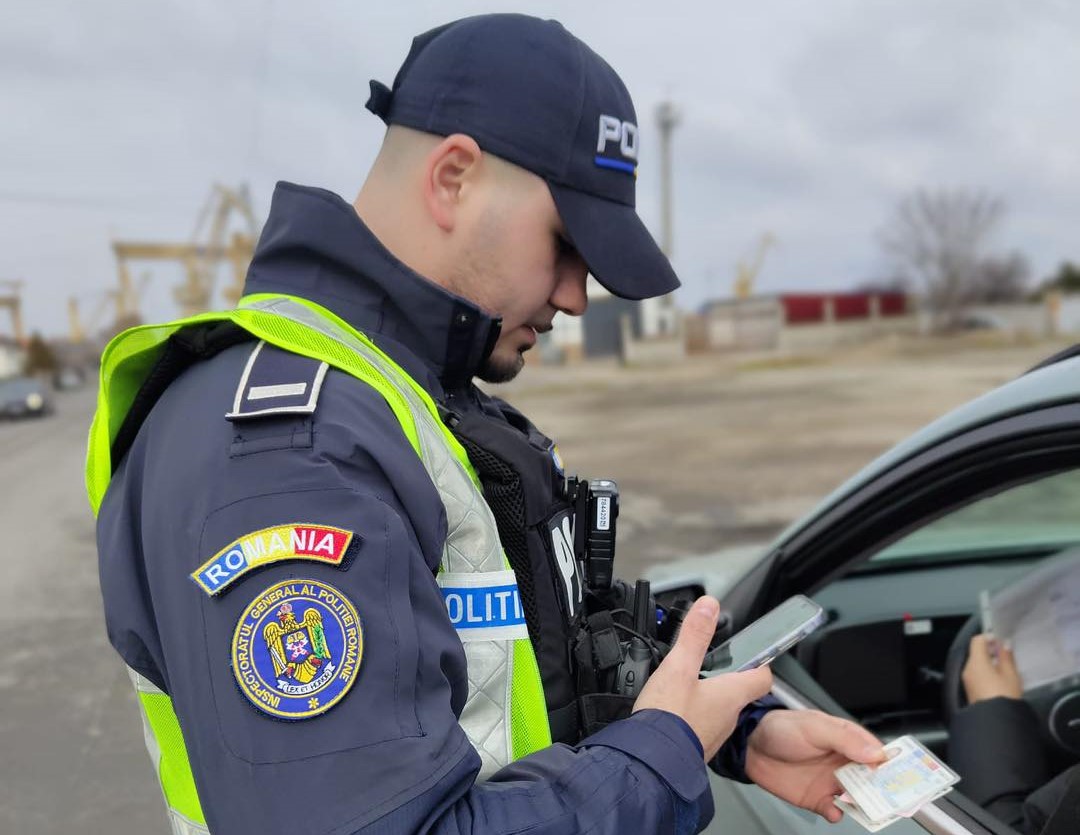 Több mint 3000 egyenruhást rendeltek ki az utakra | Fotó: Facebook/Román Rendőrség