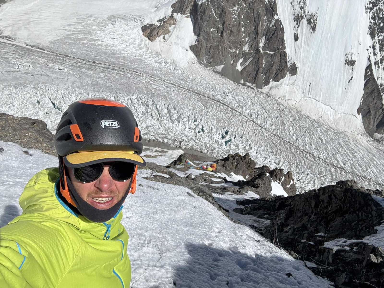 Varga Csaba több mint egy hónapja indult a Föld második legmagasabb csúcsát megmászni. | Fotó: Hazajáró/Facebook
