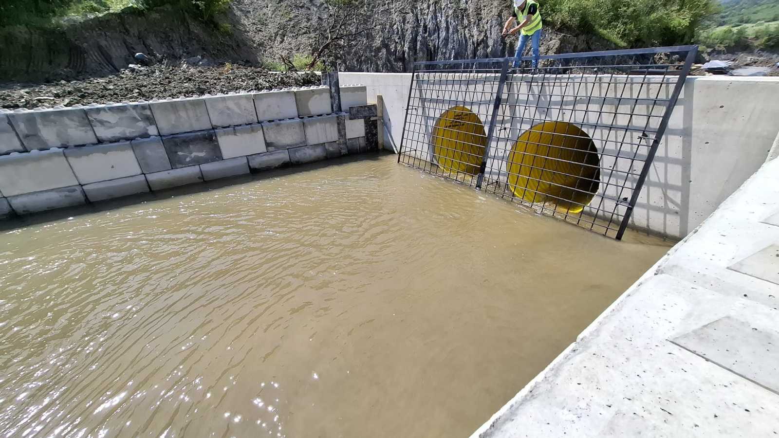 Itt gyűjtik össze a Korond-patak vizét és terelik a csövekbe | Fotó: Maszol