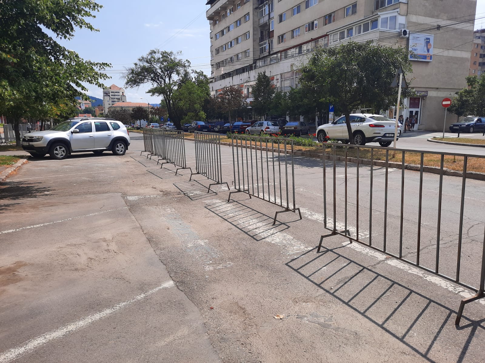 A parkolókkal kezdik a felújítást | Fotó. Csíkszereda városháza
