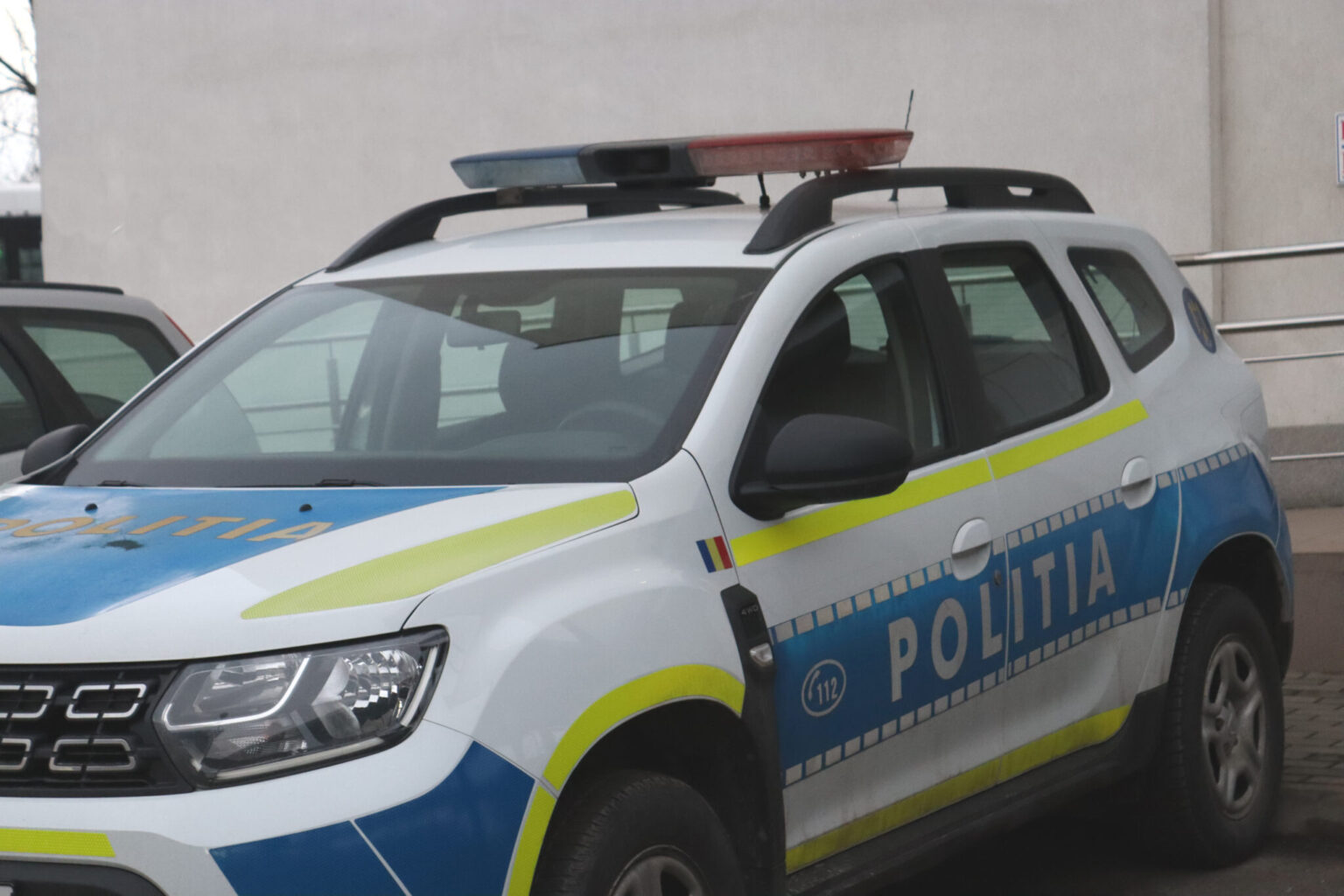 Kérdőre vonták a rendőrt | Illusztráció: Kulcsár Mária