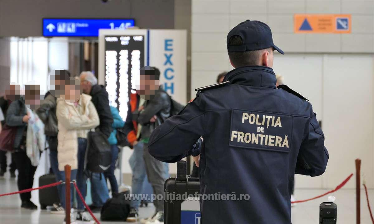 A repülőtereken is van szúróprobaszerű ellenőrzés. | Fotó forrása: politiadefrontiera.ro