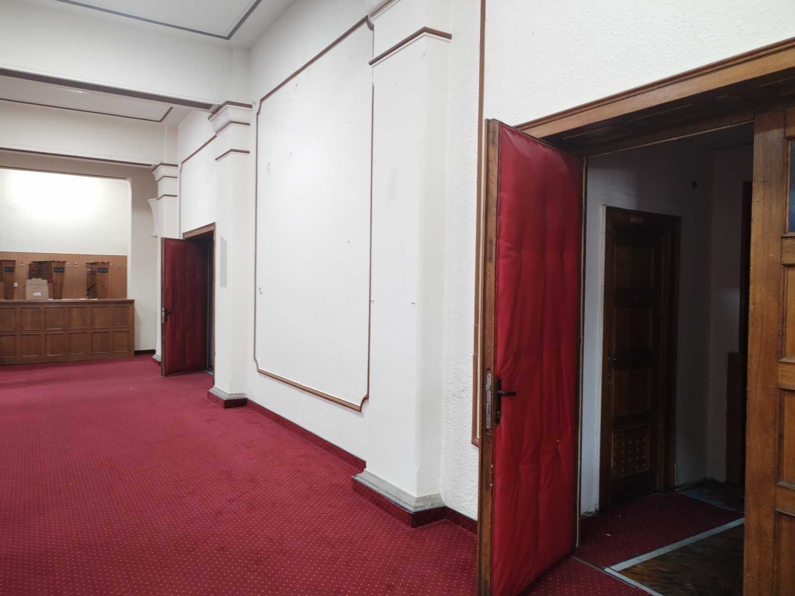 A belső terekben is adódtak váratlan problémák