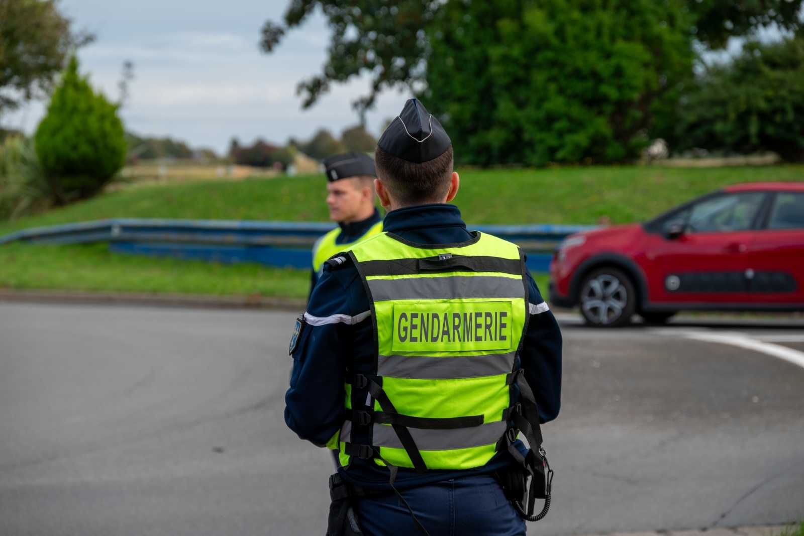 Szándékosan gázolt az őrizetbe vett férfi. | Illusztráció | Fotó forrása: a francia csendőrség Facebook-oldala