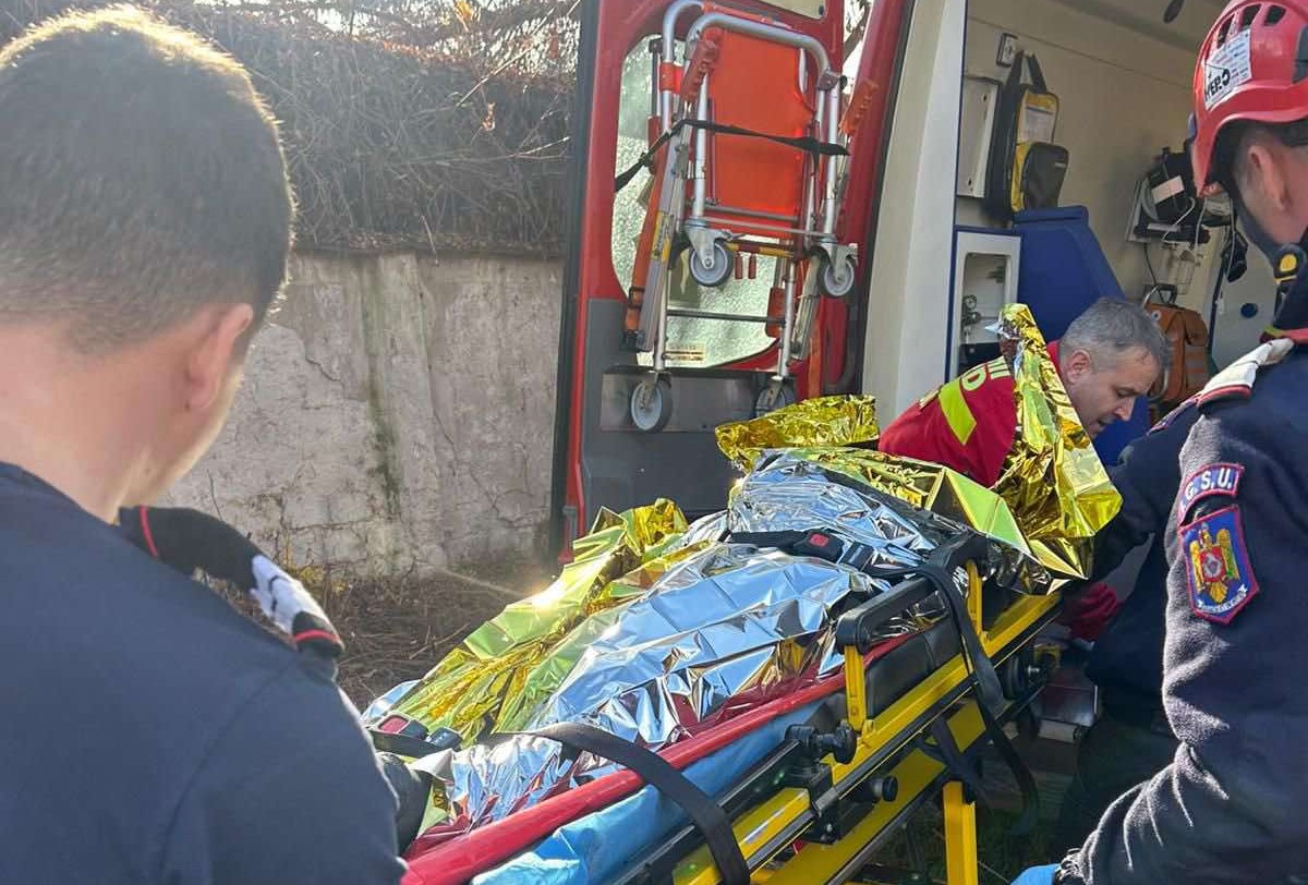 A kimentett személyt kórházba szállították | Fotó: ISU
