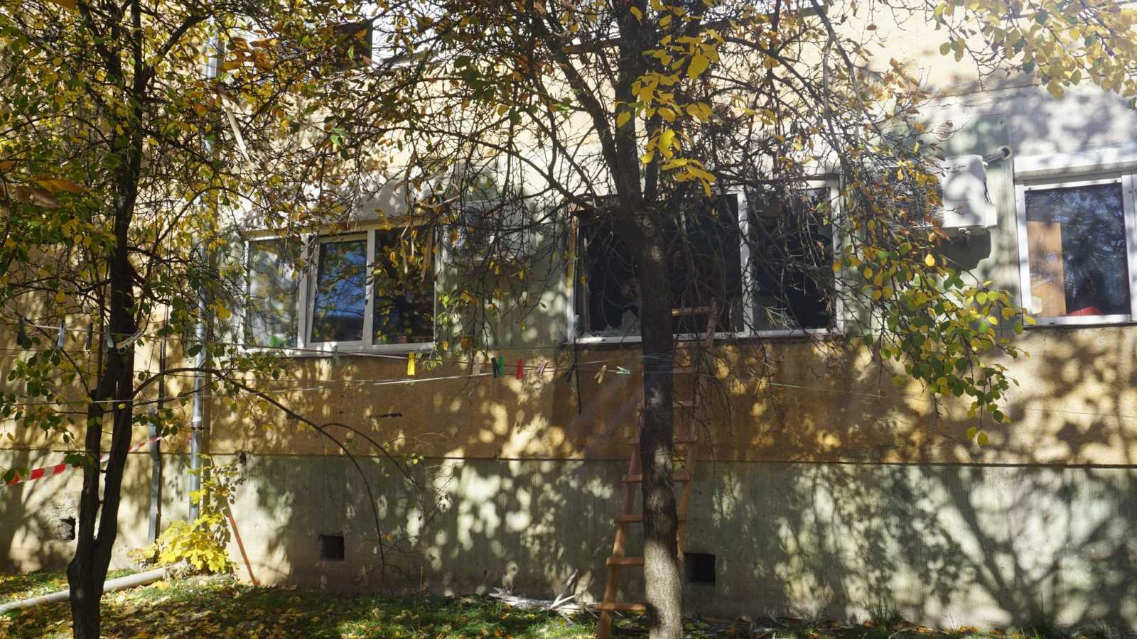 A robbanás egy földszinti lakásban történt. | Fotók forrása: Tele Europa Nova/Facebook