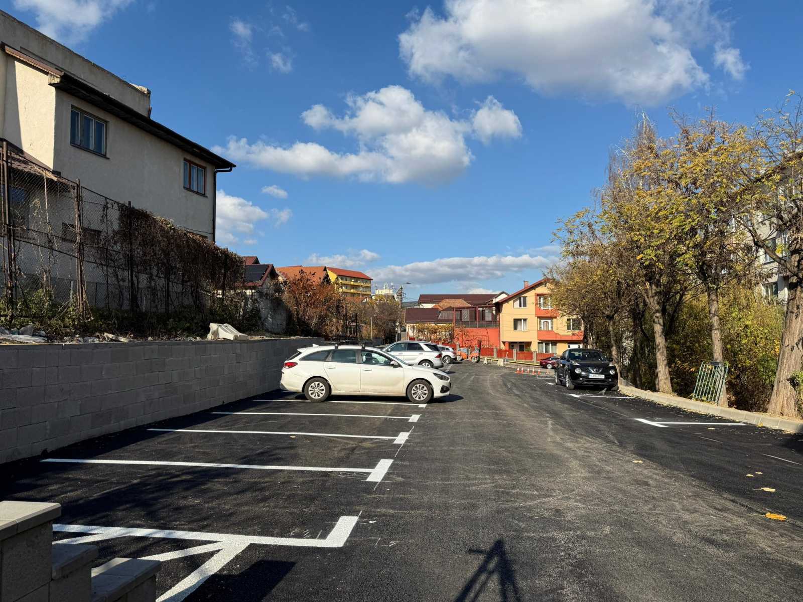 A polgármesteri hivatal új parkolója | Fotó: Kulcsár Mária