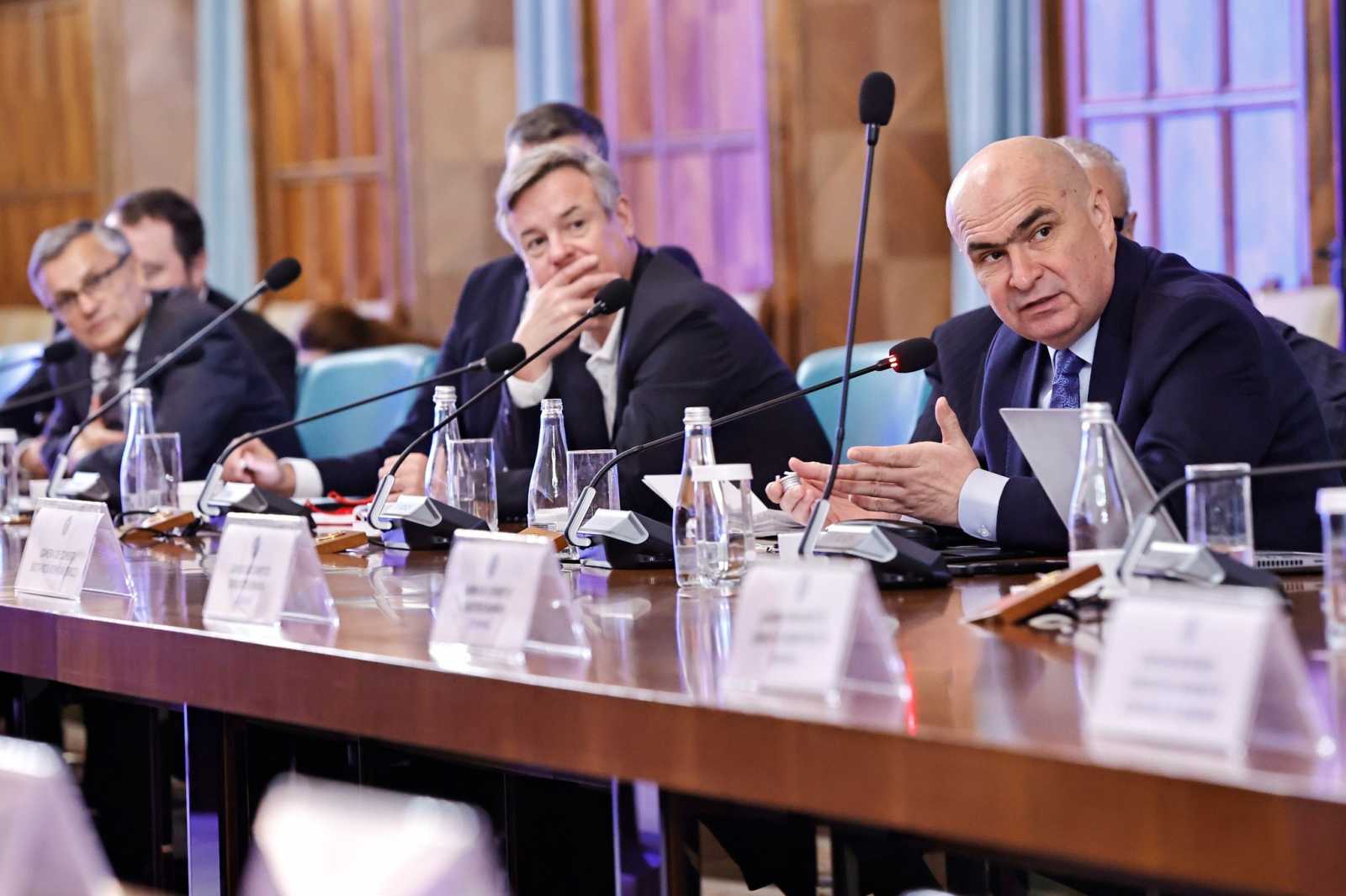 A vállalatok és kereskedelmi kamarák képviselőivel egyeztettek. | Fotó: Ilie Bolojan Facebook-oldala