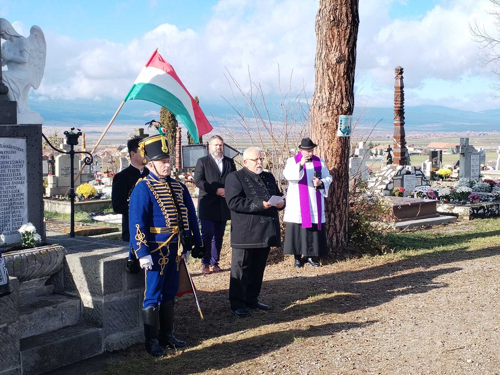 A felújítás kezdeményezője, Bodó István helytörténész.