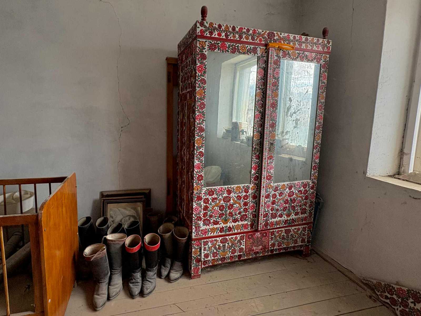 Mundruc szülőházának egyik zuga.