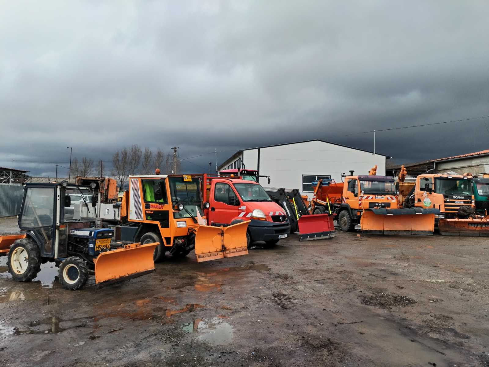 Valós időben követhetők lesznek a gépek.