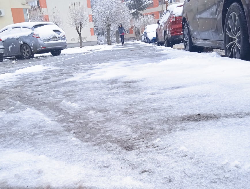 Veszélyes lehet a járdák jegesedése. | Korábbi felvétel. Fotó: F.E.