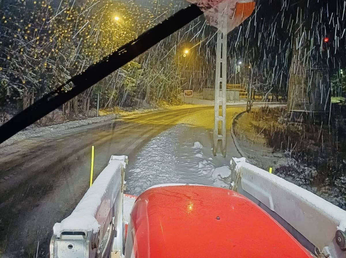 Egész éjszaka dolgoztak a hókotró gépek | Fotó: Bors Béla Facebook-oldala