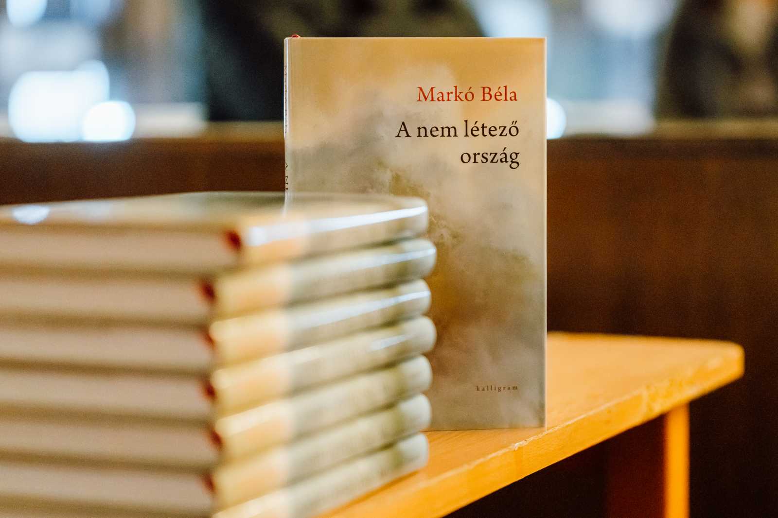 A 31. marosvásárhelyi nemzetközi könyvvásáron mutatták be Markó Béla A nem létező ország című könyvét | Fotó: Gáspár Attila