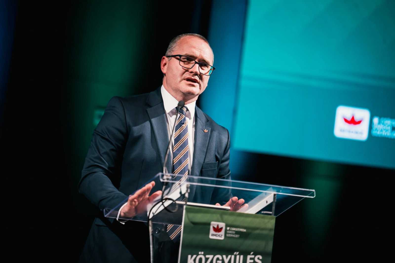 Korodi ATtila öt év áttekintésével foglalta keretbe a közgyűlést. | Fotók: RMDSZ