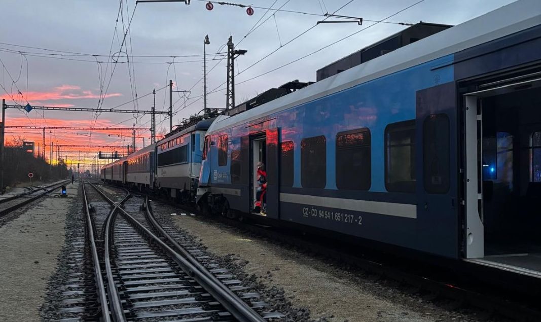 Hatvanan megsérültek az ütközéskor.