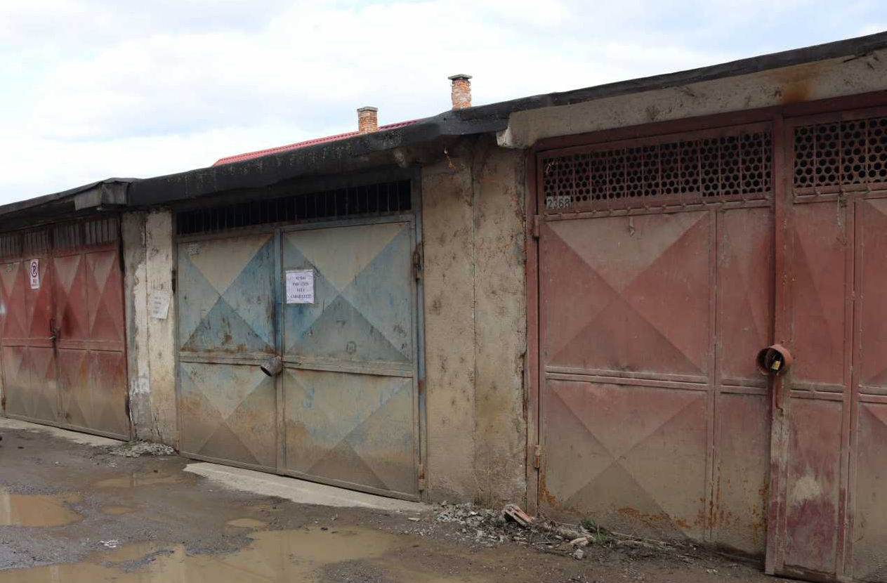 Még jó néhány garázst le kell bontani a városban | Fotó: Kulcsár Mária