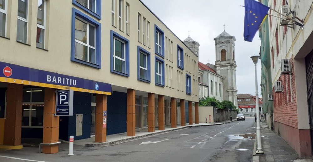 A nagyváradi premontrei templom mögötti jogtalanul felépített parkolóház l Fotó: Magyar Nemzet/Balázs D. Attila