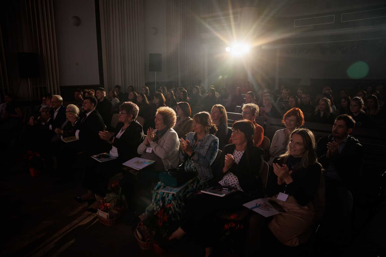 Rendkívüli könyvbemytatót tartottak. 