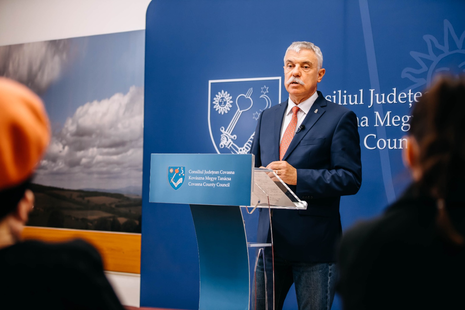 Tamás Sándor elmondta, hogy a tehetségek jutalmazási keretét is növelik | Fotó: Kovászna Megye Tanácsa