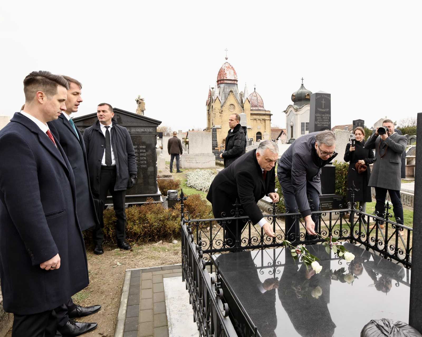 Orbán Viktor és Alekszandar Vucsics Pásztir István sírjánál Fotó: Pásztor Bálint Facebook oldala