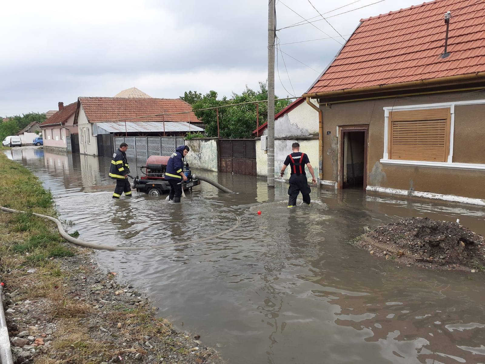 Villámárvizek alakulhatnak ki. | Fotó: katasztrófavédelem
