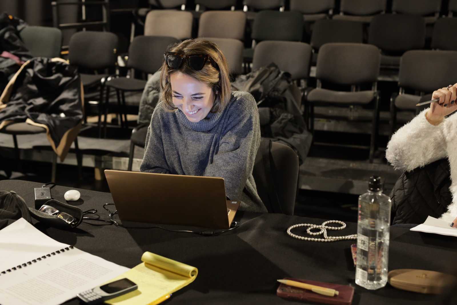 Új előadásra készül a Csíki Játékszín társulata. A Mások élete című darab szövegkönyvét Kész Orsolya írta az érintettekkel készült interjúk alapján. | Fotó: Csíki Játékszín