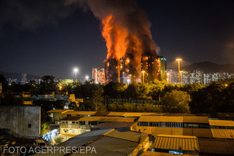 Így lángolt a lakótömb. 